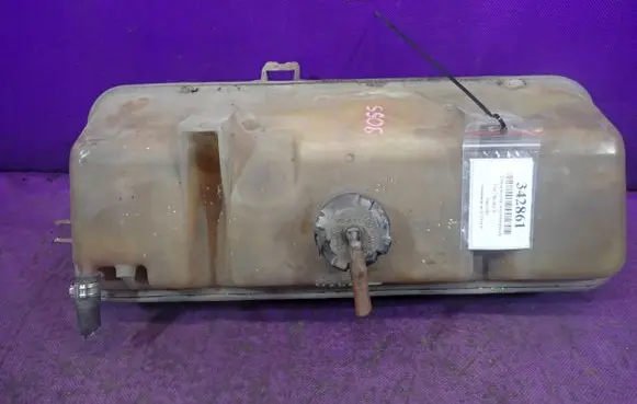 Coolant expansion tank/reservoir