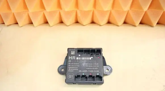 Mercedes-Benz C W204 Door control unit/module 2048704626