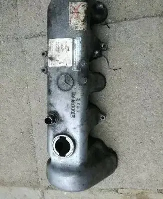 Mercedes-Benz W123 Rocker cam cover 6160160805