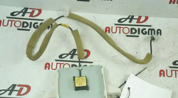 Toyota Avensis T270 Antenna control unit 8686020040