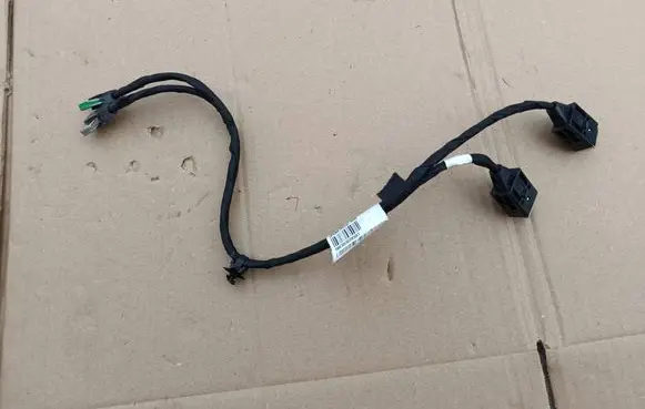 Citroen C4 II Picasso USB socket connector 9806059680
