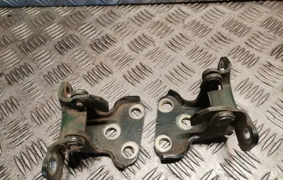 Land Rover Range Rover P38A Rear door upper hinge ALR3383 ALR3385