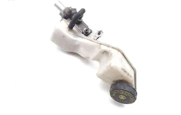 Master brake cylinder
