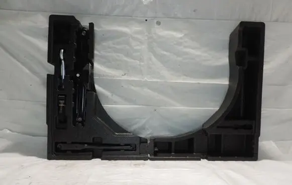 Opel Mokka X Spare wheel section trim 42506558