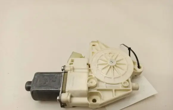 Mercedes-Benz E W212 Front door window regulator motor A2048200642 961108100