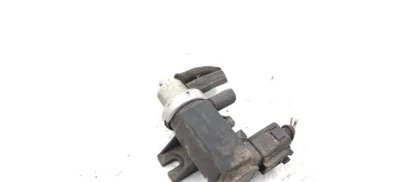 Audi A4 S4 B6 8E 8H Vacuum valve 1J0906627B