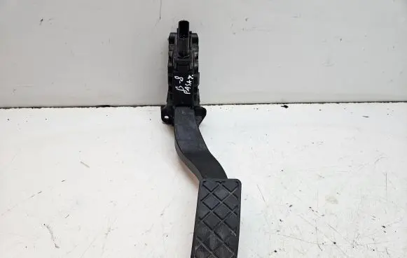 Volkswagen PASSAT B8 Accelerator throttle pedal 5Q1723503H