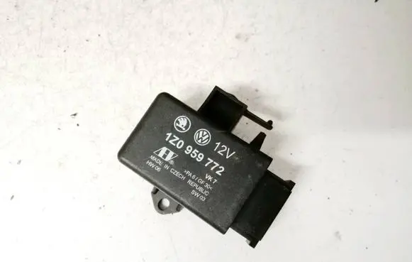 Volkswagen PASSAT B6 Other control units/modules 1z0959772