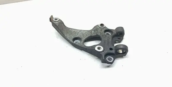 Peugeot 308 A/C compressor mount bracket 9672950980