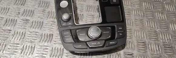 Head unit multimedia control