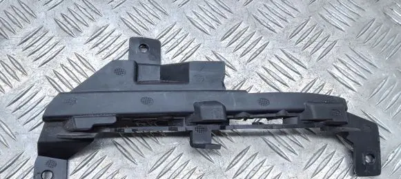 Front bumper mounting bracket