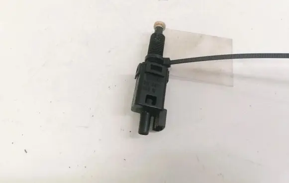 Volkswagen Polo III 6N 6N2 6NF Brake pedal sensor switch 811907343b