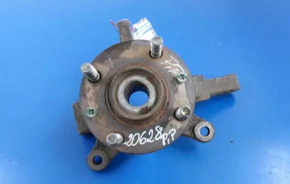 Hyundai Getz Front wheel hub spindle knuckle