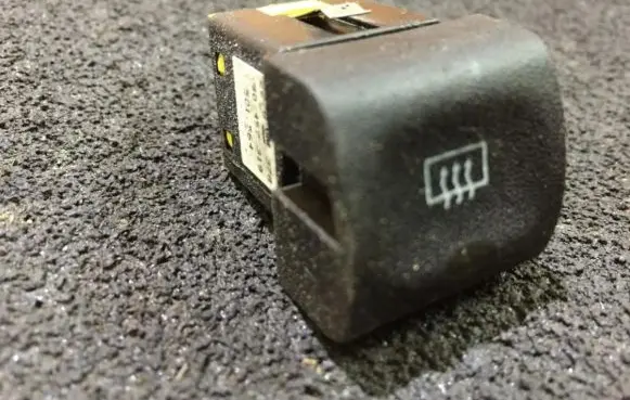 Opel Vectra B Windscreen/window heater switch 90457319