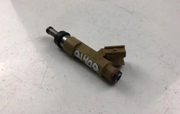 Toyota Auris E180 Fuel injector 232500T030