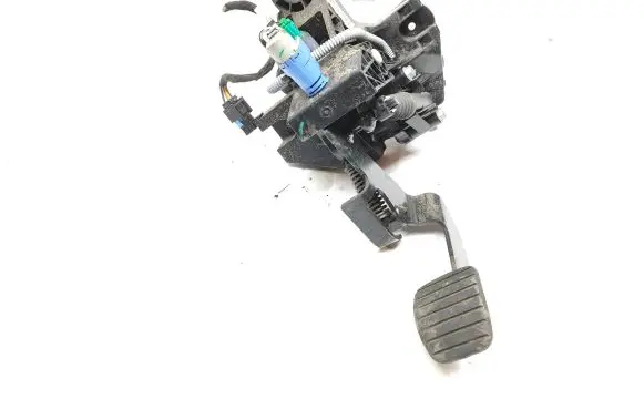 Renault Trafic III (X82) Clutch pedal E0617968