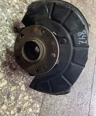Volkswagen Touran I Front wheel hub