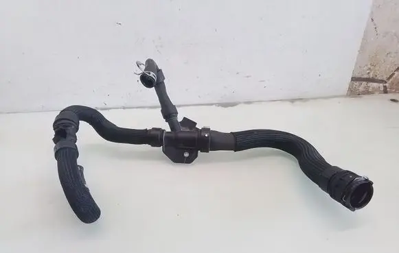 Peugeot 2008 II Engine coolant pipe/hose
