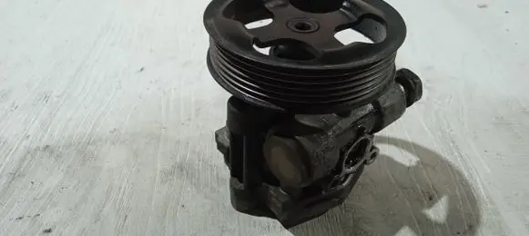 Volkswagen Touareg I Power steering pump 7L6422154C