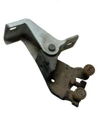 Dacia Dokker Sliding door middle roller runner 824A72208R