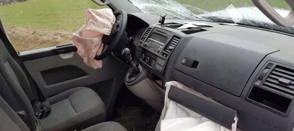 Volkswagen Transporter - Caravelle T5 Glove box brak