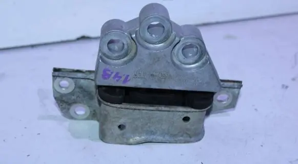 Fiat Tipo Engine mounting bracket 51983866