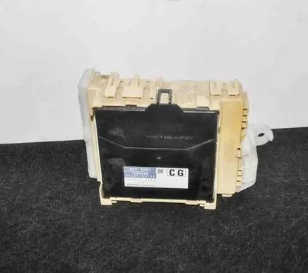 Toyota Auris E180 Central body control module 