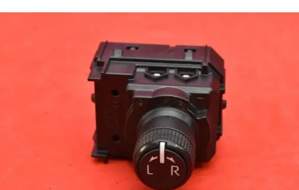 Toyota Yaris Mirror heating switch 183911