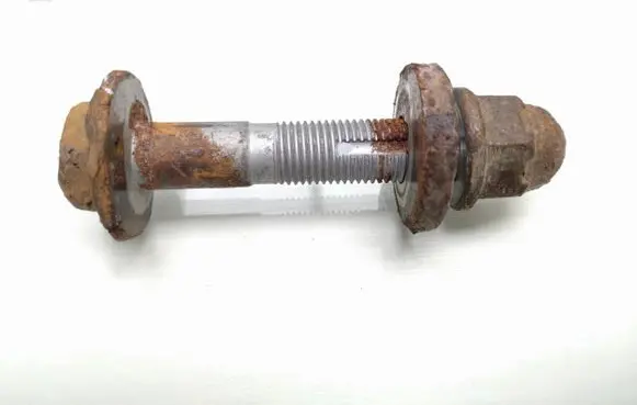 Nissan X-Trail T31 Rear suspension camber bolt 
