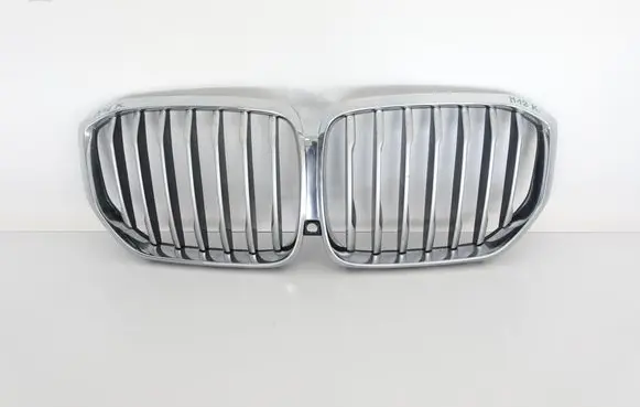 BMW 1 F40 Front bumper upper radiator grill 7454887