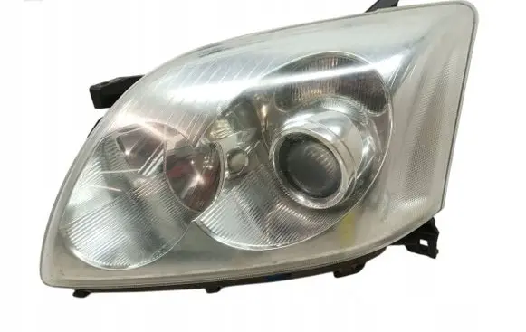 Toyota Avensis T250 Headlight/headlamp