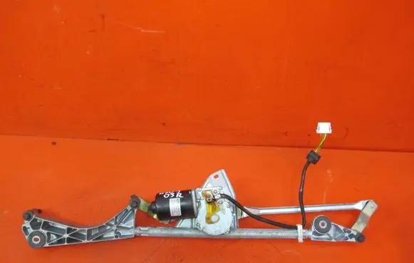 Mercedes-Benz CLK A209 C209 Front wiper linkage and motor A2038200142 A2038200342
