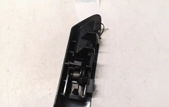 Toyota Yaris Fuel tank opening switch