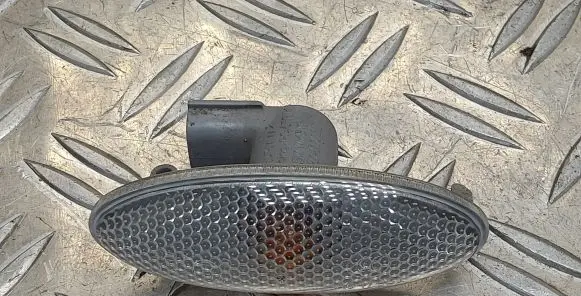 Toyota RAV 4 (XA30) Front fender indicator light 817300D032