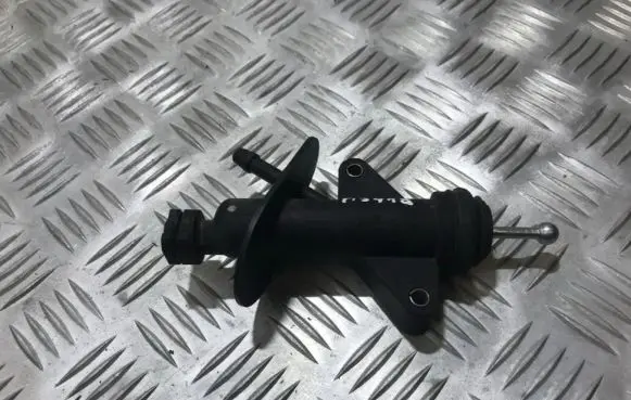 Ford Mondeo Mk III Clutch master cylinder 1s717a543ab 1s71-7a543-ab