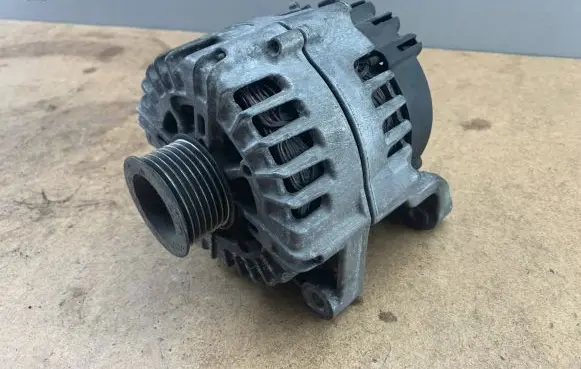 BMW 7 F01 F02 F03 F04 Generator/alternator 7807187 12317807187 12317808075