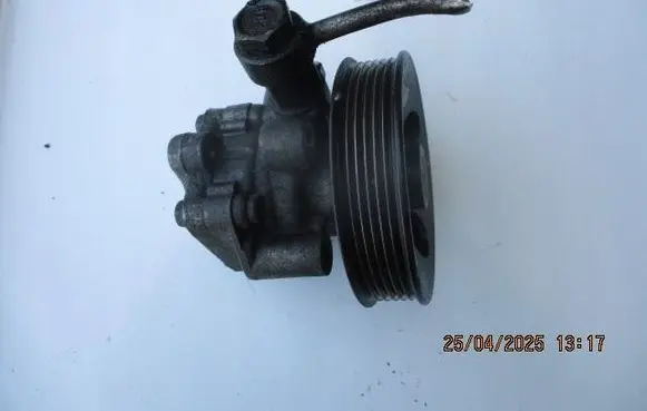 KIA Carens I Power steering pump 0K2KC32600
