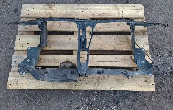 Audi 80 90 S2 B4 Radiator support slam panel