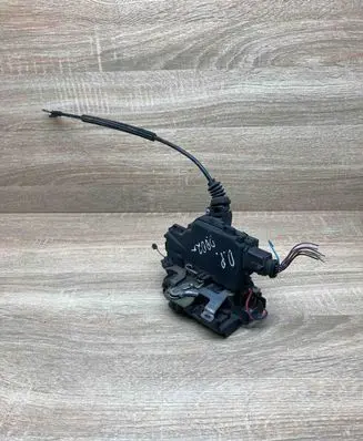 Skoda Octavia Mk1 (1U) Front door lock 3B1837016C