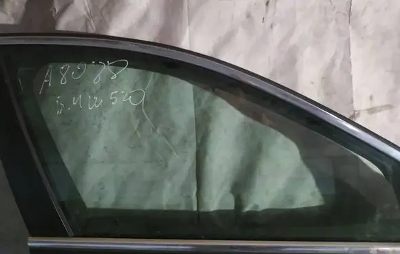 BMW 5 GT F07 Front door window glass four-door