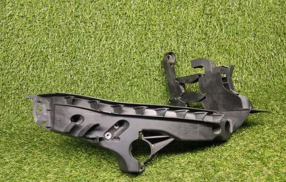 Audi A4 S4 B8 8K Headlight/headlamp mounting bracket 8K0805608R