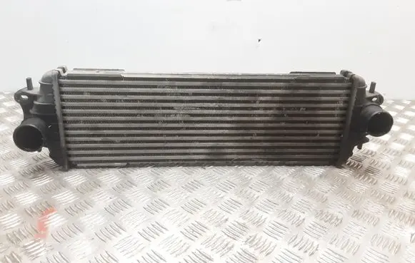 Opel Vivaro Intercooler radiator