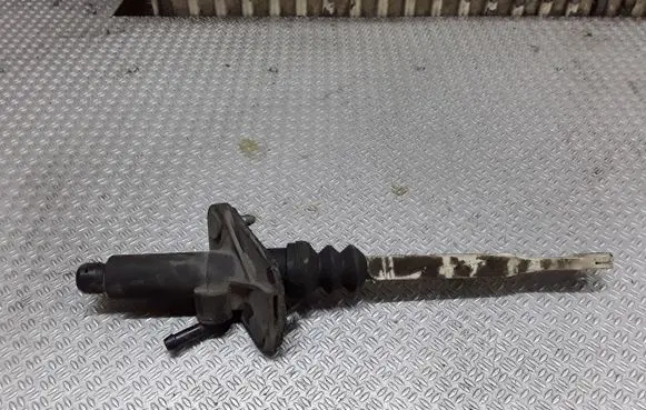 Clutch slave cylinder
