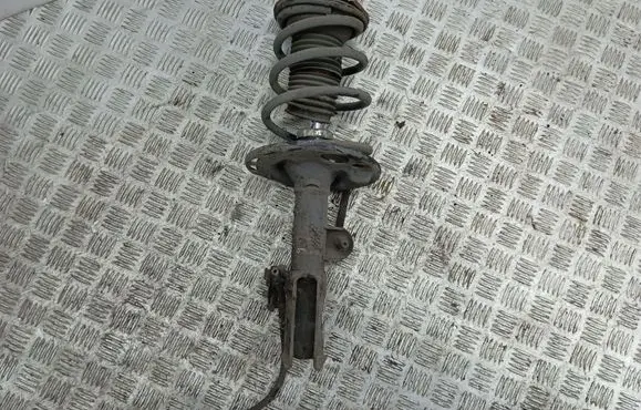 Toyota Avensis T270 Front shock absorber with coil spring
