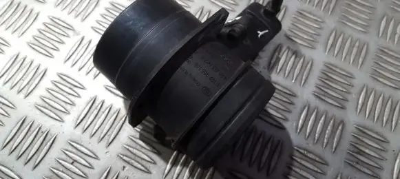 Volkswagen Touran I Mass air flow meter 0281002531 038906461b