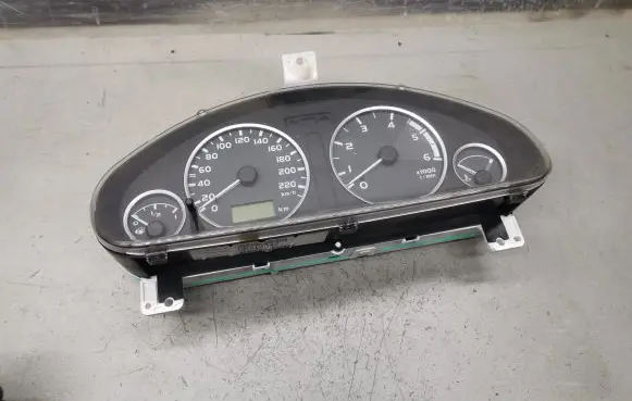 Mitsubishi Space Star Speedometer (instrument cluster) MR916342