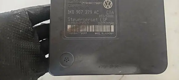 Volkswagen Golf V ABS Pump 1K0907379AC 00005305H0 10096003593
