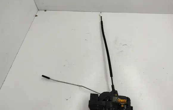 Opel Insignia A Front door lock