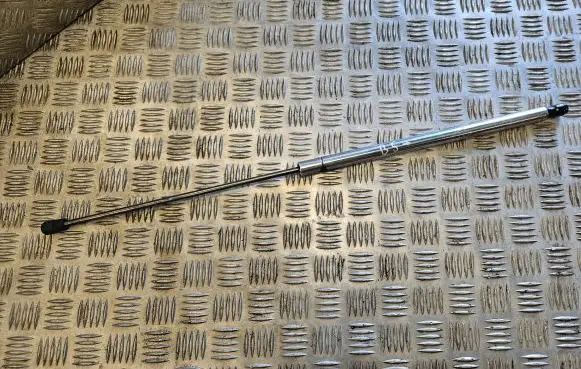 Volkswagen PASSAT B5.5 Tailgate/trunk strut/damper 3B0823359C