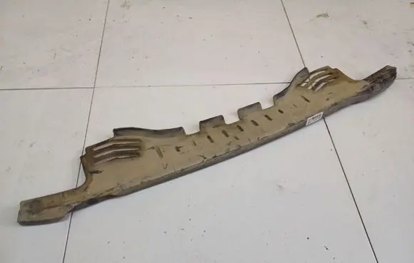 Rear bumper mounting bracket
